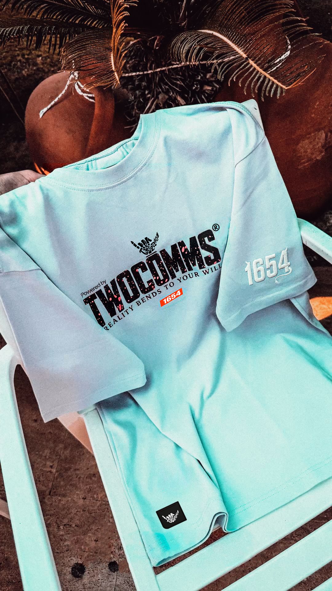 Футболка TWOCOMMS "Reality Bends": Ментол